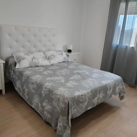 Agradable Casa Adosada Con Piscina Захара де лос Атунес Екстериор снимка